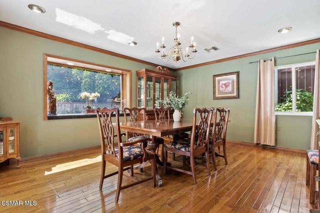 4324 Natoma Avenue, Woodland Hills CA: https://media.crmls.org/mediaz/aa2f660b-2d34-49b9-8344-e71badff8eb0.jpg