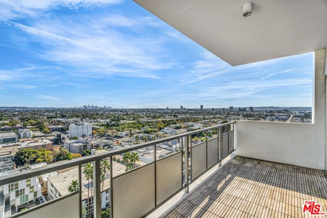 1155 N La Cienega Boulevard, West Hollywood CA: https://media.crmls.org/mediaz/aa2ff00f-3031-41f7-a9d2-e941109a8aa6.jpg