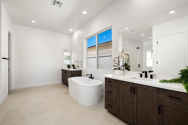 57540 Cherrywood Place, La Quinta CA: https://media.crmls.org/mediaz/aa3049fa-ca24-4587-8dbd-18bb7f047c62.jpg