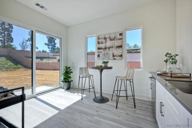 16350 Sage Trails Ct, Poway CA: https://media.crmls.org/mediaz/aa305edc-1996-4f67-8f47-2db1a561a4ef.jpg