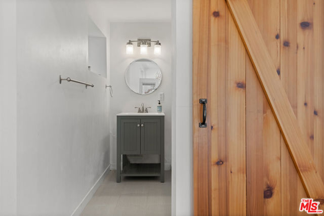 1212 Fernwood Pacific Drive, Topanga CA: https://media.crmls.org/mediaz/aa306075-f058-4f8f-977e-e5603085dd3c.jpg