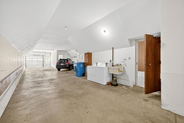 476 7th Avenue, San Francisco CA: https://media.crmls.org/mediaz/aa3099b1-a735-4e84-b5b1-4395df690a7a.jpg