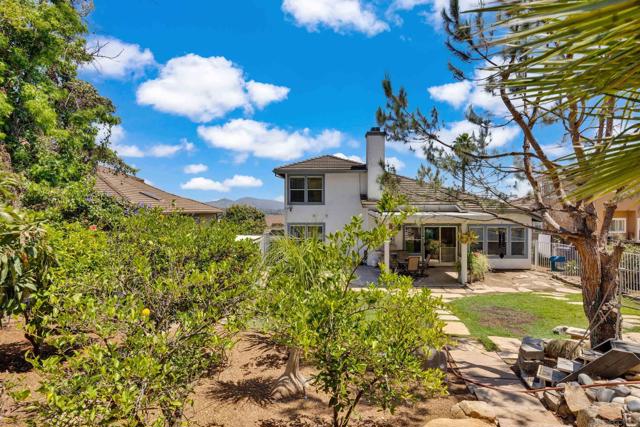 2106 Laura Dr, Escondido CA: https://media.crmls.org/mediaz/aa30ba42-5b26-45fc-b9f1-cb3609c8bd6d.jpg
