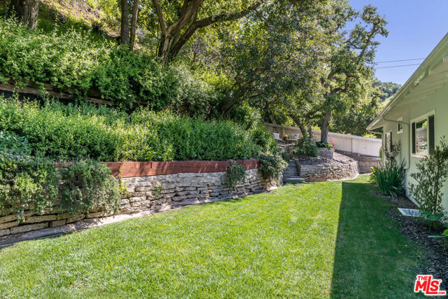3634 Mandeville Canyon Road, Los Angeles CA: https://media.crmls.org/mediaz/aa30db71-2b08-4fe4-a345-264a35190c65.jpg