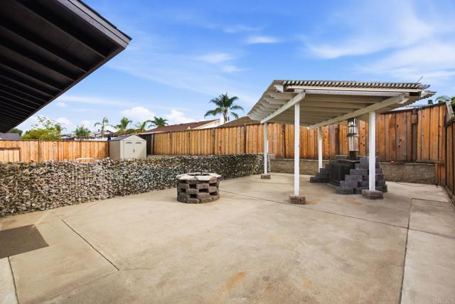 1711 Oak Hill Dr, Escondido CA: https://media.crmls.org/mediaz/aa312231-a156-4ccf-beec-9a68bd266cc1.jpg