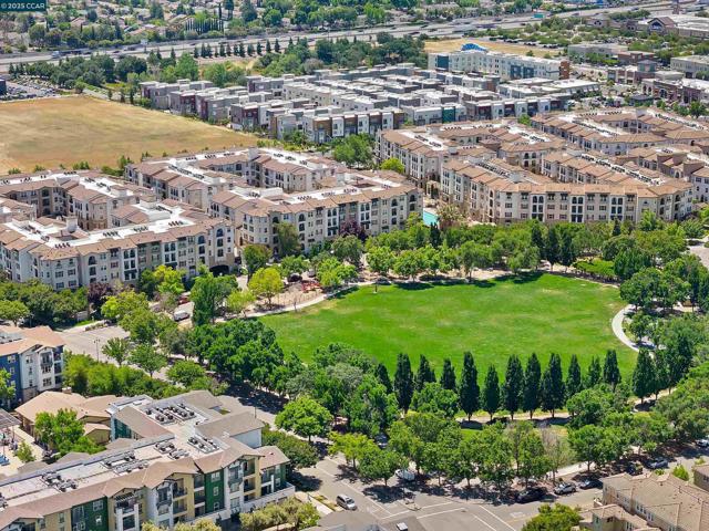3240 Maguire Way, Dublin CA: https://media.crmls.org/mediaz/aa3168f3-d864-420a-a3dc-74a6eb3e8a69.jpg