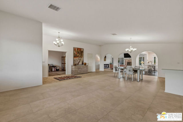 600 W Via Escuela, Palm Springs, CA 92262