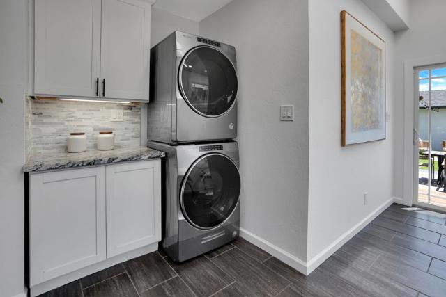 1349 Jefferson Avenue, Redwood City CA: https://media.crmls.org/mediaz/aa316bbb-fe46-4095-bf97-709ae16ee4bd.jpg