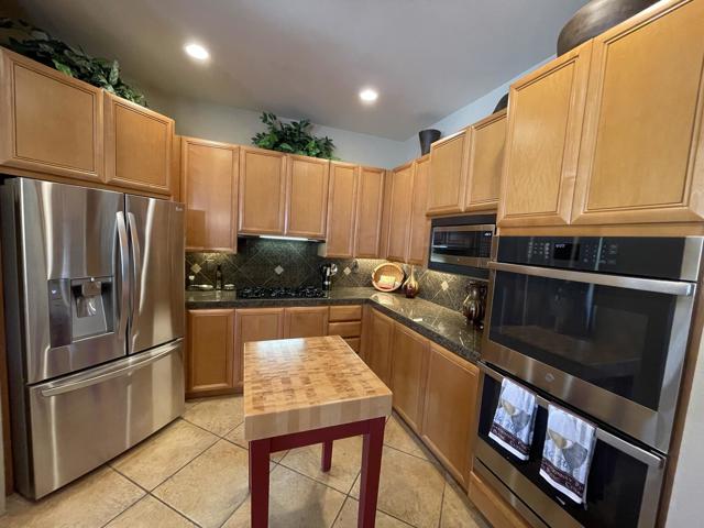 Image 16 of 29 For 78967 Breckenridge Drive