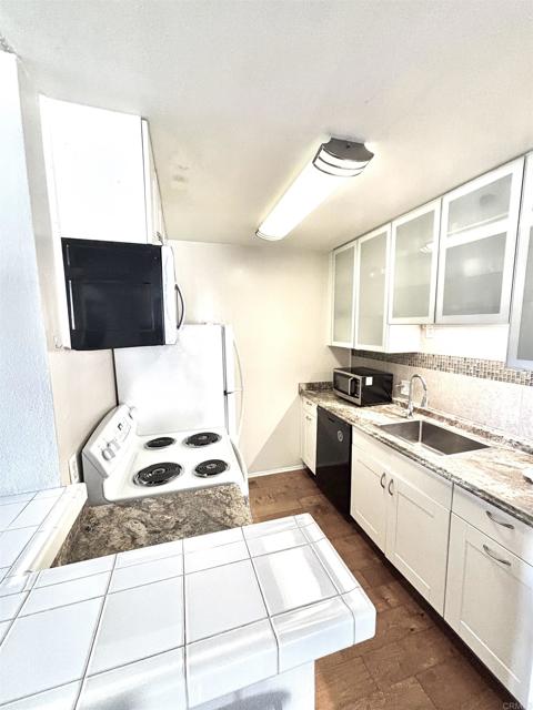 Detail Gallery Image 7 of 19 For 6202 Friars Rd #302,  San Diego,  CA 92108 - 2 Beds | 1 Baths