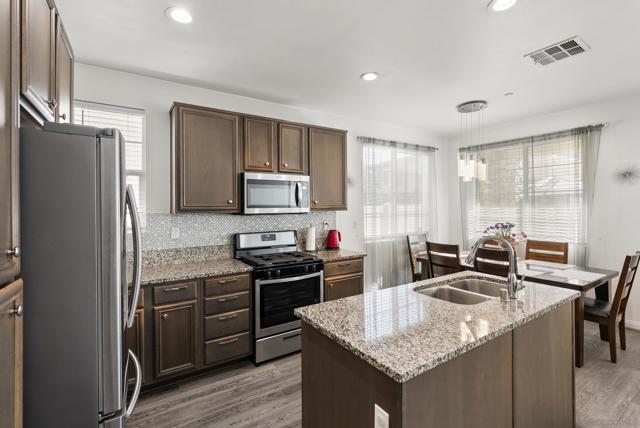 1704 Frangipani Avenue, Chula Vista CA: https://media.crmls.org/mediaz/aa328082-5384-4b3b-bf49-73788676620a.jpg
