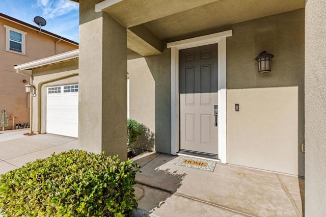 9565 Grande Drive, Gilroy CA: https://media.crmls.org/mediaz/aa363111-7281-46f9-87a5-d2e4afb5a03d.jpg