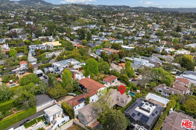 12309 9th Helena Drive, Los Angeles CA: https://media.crmls.org/mediaz/aa3638fc-d28f-4340-b961-86fb241e898c.jpg