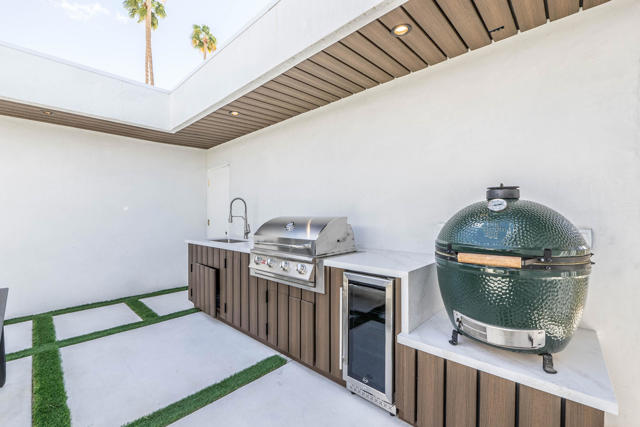 76670 Lark Lane, Indian Wells CA: https://media.crmls.org/mediaz/aa369aeb-86b2-482f-bc77-208b6c703ee2.jpg