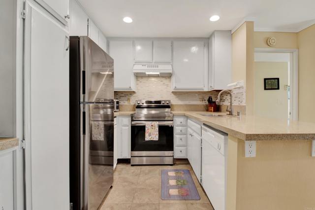 Detail Gallery Image 8 of 32 For 12555 Oaks North Dr #206,  San Diego,  CA 92128 - 2 Beds | 2 Baths