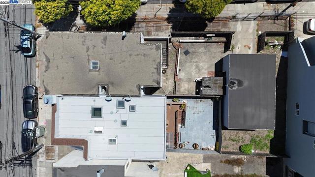 40 Acton St, Daly City CA: https://media.crmls.org/mediaz/aa36bd75-ae4c-4b22-bd05-cbc5851b8549.jpg