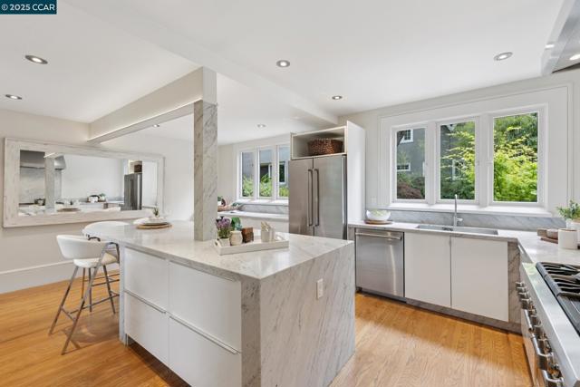 91 Tunnel Rd, Berkeley CA: https://media.crmls.org/mediaz/aa36e0cb-02ff-4fd9-b32e-7cee7e83afe6.jpg