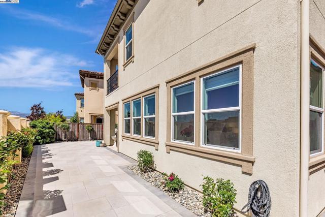 258 Goldfield Pl, San Ramon CA: https://media.crmls.org/mediaz/aa373046-de2b-4ec6-b122-69649004ef72.jpg