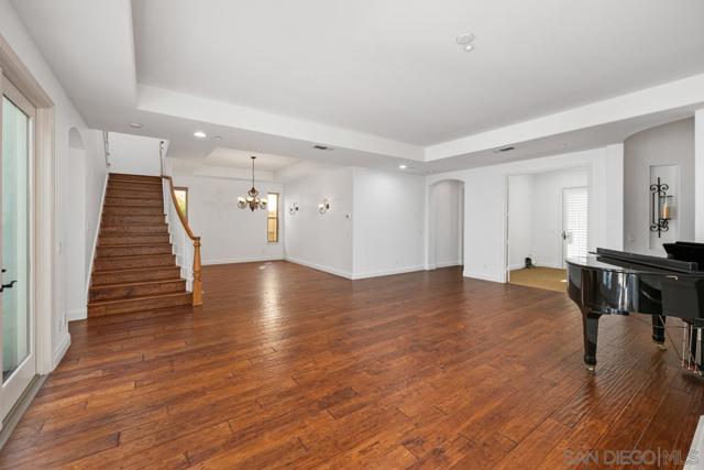 14694 Via Monteverde, San Diego CA: https://media.crmls.org/mediaz/aa37327f-67d2-4d35-928a-8b05081900c1.jpg