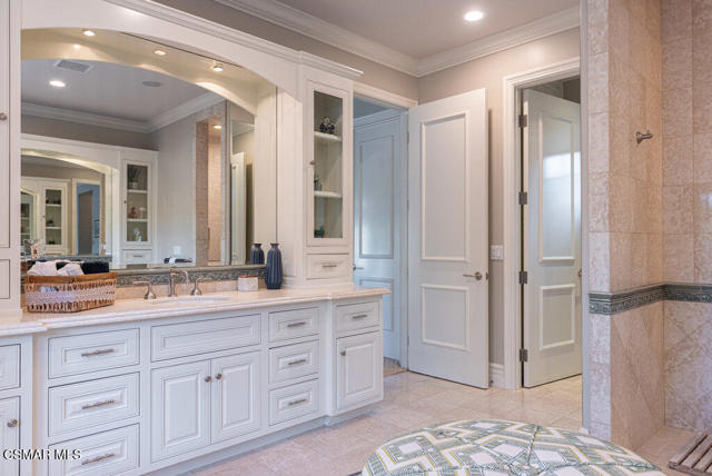 1816 Brittany Park Road, Camarillo CA: https://media.crmls.org/mediaz/aa376a36-d85b-40aa-8a0a-39b21abd1c76.jpg
