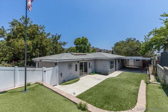753 La Presa Ave, Spring Valley CA: https://media.crmls.org/mediaz/aa38fb3c-fbc3-4b75-b450-ba16ce286730.jpg