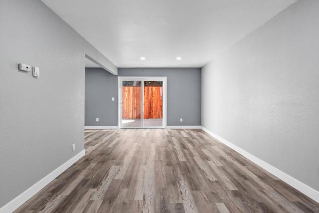 912 Acosta Plaza, Salinas CA: https://media.crmls.org/mediaz/aa391348-c0b6-4692-8e6a-a106470a0b63.jpg