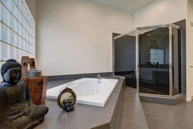 76470 Pala Palms Drive, Indian Wells CA: https://media.crmls.org/mediaz/aa3938c7-100e-47d6-b90a-fdf9fc3f4b7e.jpg
