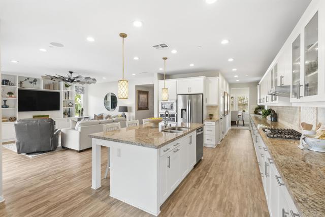 Detail Gallery Image 18 of 56 For 21821 Deer Grass Dr, Escondido,  CA 92029 - 4 Beds | 4/2 Baths