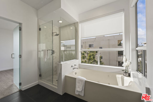 1932 Selby Avenue, Los Angeles CA: https://media.crmls.org/mediaz/aa39ec0d-f2e2-4422-8cc3-948da05cf4a8.jpg