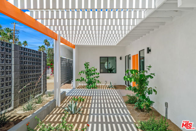 1979 East Alejo Road, Palm Springs, CA 92262 | Slideshow Image #6