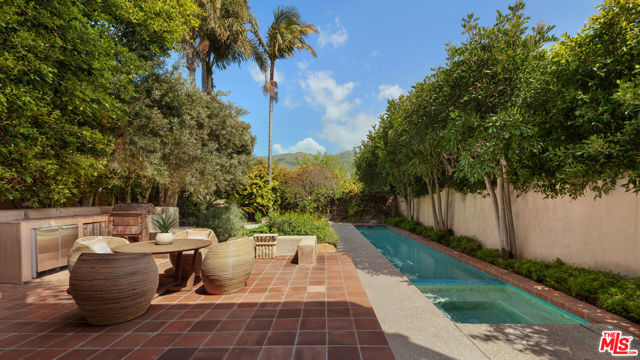 23349 Malibu Colony Road, Malibu CA: https://media.crmls.org/mediaz/aa3a3514-60ab-4d3b-b1f1-07a74848a872.jpg