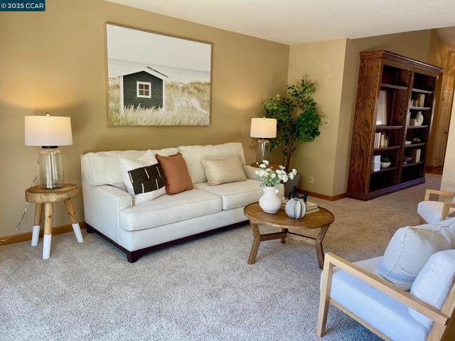 18905 Carson Lane, Castro Valley CA: https://media.crmls.org/mediaz/aa3b3c17-4327-4c18-ad76-19a2dcb2011a.jpg