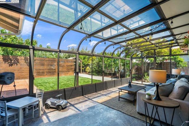 7412 Birkdale Dr, Newark CA: https://media.crmls.org/mediaz/aa3b797a-088e-4057-882d-a01acb26d3f3.jpg