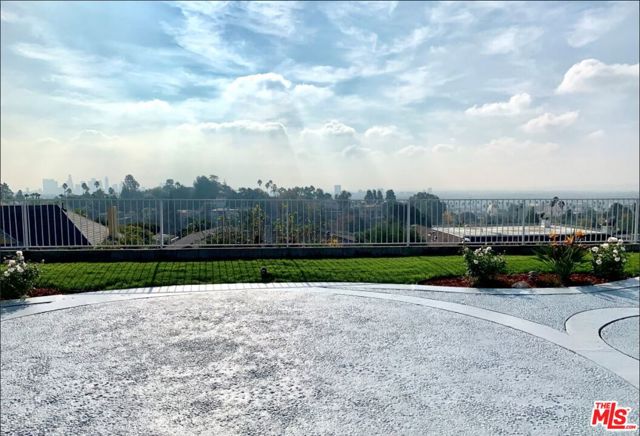 5248 LOS ENCANTOS Way, Los Angeles CA: https://media.crmls.org/mediaz/aa3b8ba6-0b91-4e94-9c32-efe0057b6ff0.jpg