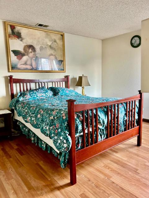 2071 Sunset View Place, San Jose CA: https://media.crmls.org/mediaz/aa3c28f8-cfaa-42a5-92a1-5762bf1f4dbc.jpg