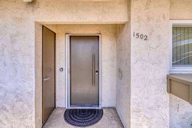 1502 Seacoast Drive, Imperial Beach CA: https://media.crmls.org/mediaz/aa3c8e3c-57c2-4a7b-9751-48026f6e4ab8.jpg