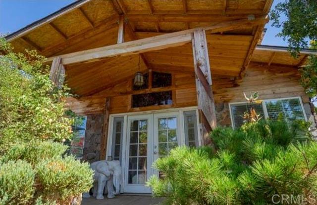 Detail Gallery Image 7 of 28 For 30427 Circle R Ln, Valley Center,  CA 92082 - 5 Beds | 4 Baths