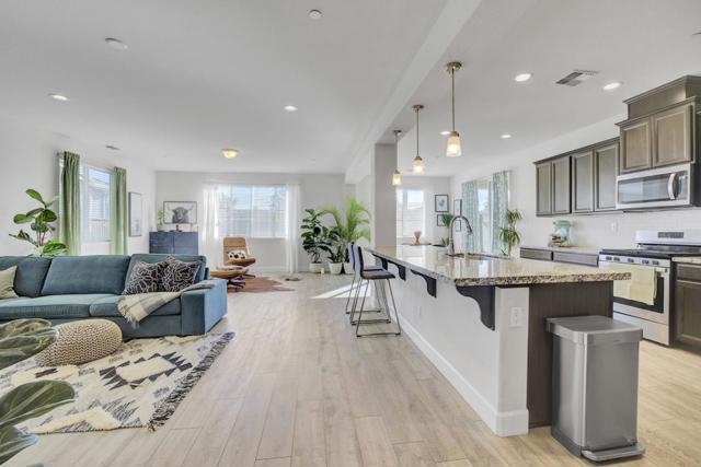 871 Cordoba Way, Hollister CA: https://media.crmls.org/mediaz/aa3d3612-0759-4f15-8299-40f01364d866.jpg