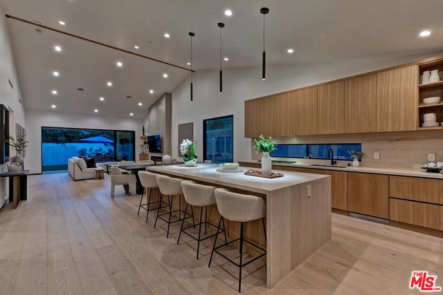 5437 Noble Avenue, Sherman Oaks CA: https://media.crmls.org/mediaz/aa3dbeed-f238-4a81-9e6d-4814efb23d77.jpg