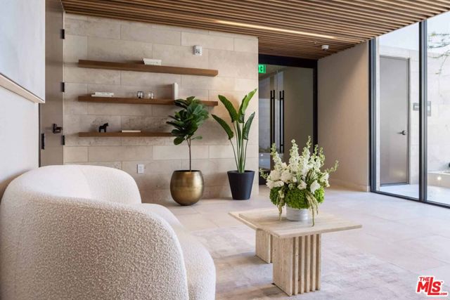 724 N Croft Avenue, Los Angeles CA: https://media.crmls.org/mediaz/aa3e2e77-88c5-4aab-a39f-147e2707513b.jpg