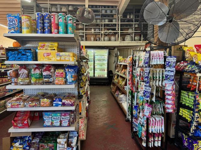 3876 3876 El Camino Real, Palo Alto CA: https://media.crmls.org/mediaz/aa3e47b8-21a4-4c1f-a483-5a1f90e6522d.jpg