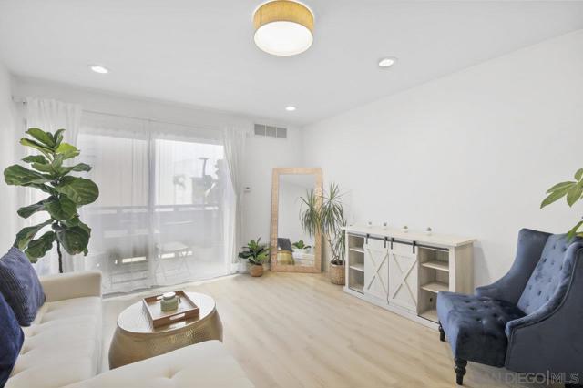 1621 Hotel Cir S, San Diego CA: https://media.crmls.org/mediaz/aa3f48ad-e875-4d54-a561-7ac181a480b6.jpg
