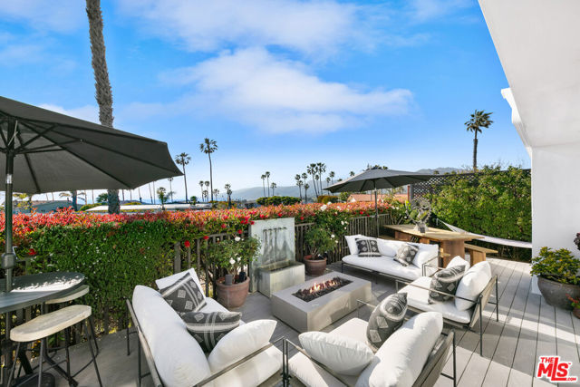 29500 Heathercliff Road, Malibu CA: https://media.crmls.org/mediaz/aa3fbc67-3fa9-4649-9862-390e1396b5b3.jpg