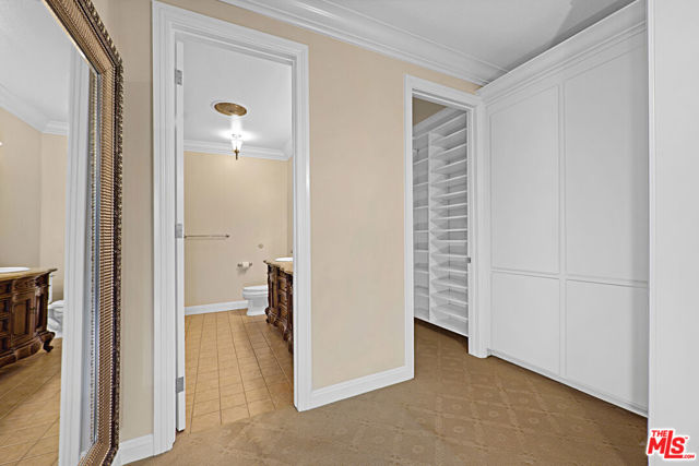 4949 Genesta Avenue, Encino CA: https://media.crmls.org/mediaz/aa3fcf74-c950-4b85-b6aa-ea32bbe22c1b.jpg