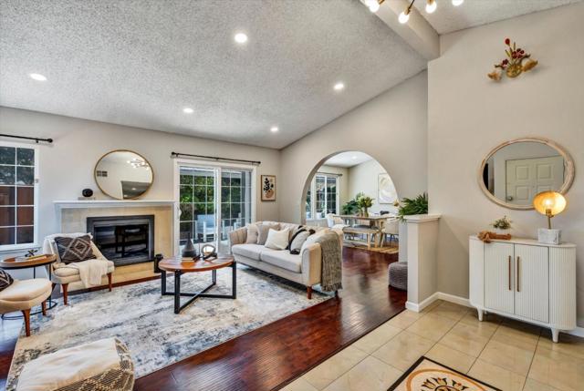 4241 Sora Terrace, Fremont CA: https://media.crmls.org/mediaz/aa406d58-4bc3-48b6-8899-1d163b6b076f.jpg