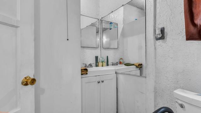 87329 Main St Street, Thermal CA: https://media.crmls.org/mediaz/aa40fcbb-b190-43fd-9e78-05cbd4faaf19.jpg