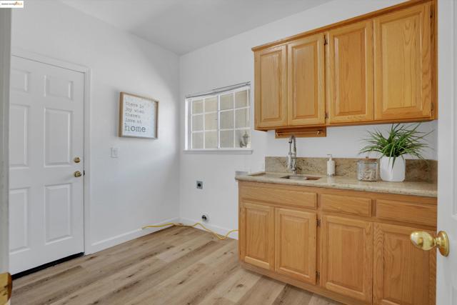 805 Devonshire Loop, Brentwood CA: https://media.crmls.org/mediaz/aa416270-6450-4463-9863-a3337103f404.jpg