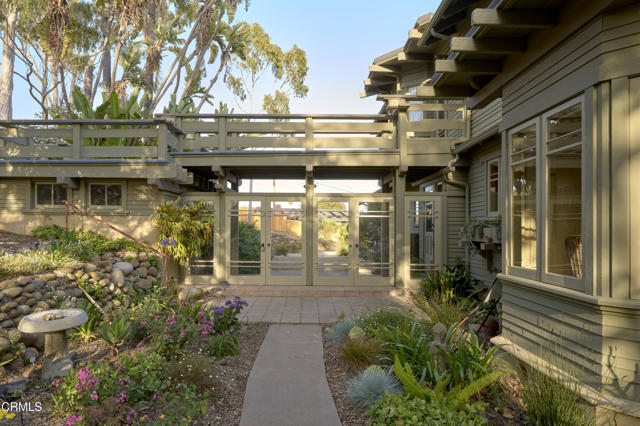 402 Lynn Drive, Ventura CA: https://media.crmls.org/mediaz/aa41fc02-8762-41ae-9f63-d98716495367.jpg
