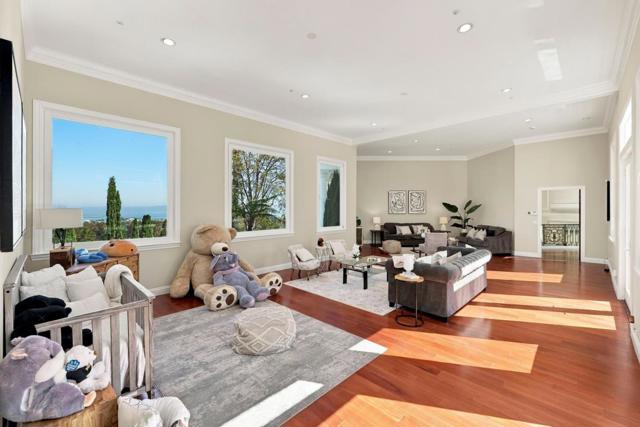 150 New Place Road, Hillsborough CA: https://media.crmls.org/mediaz/aa426f6e-6fad-4a23-9be9-61e3344d01d5.jpg