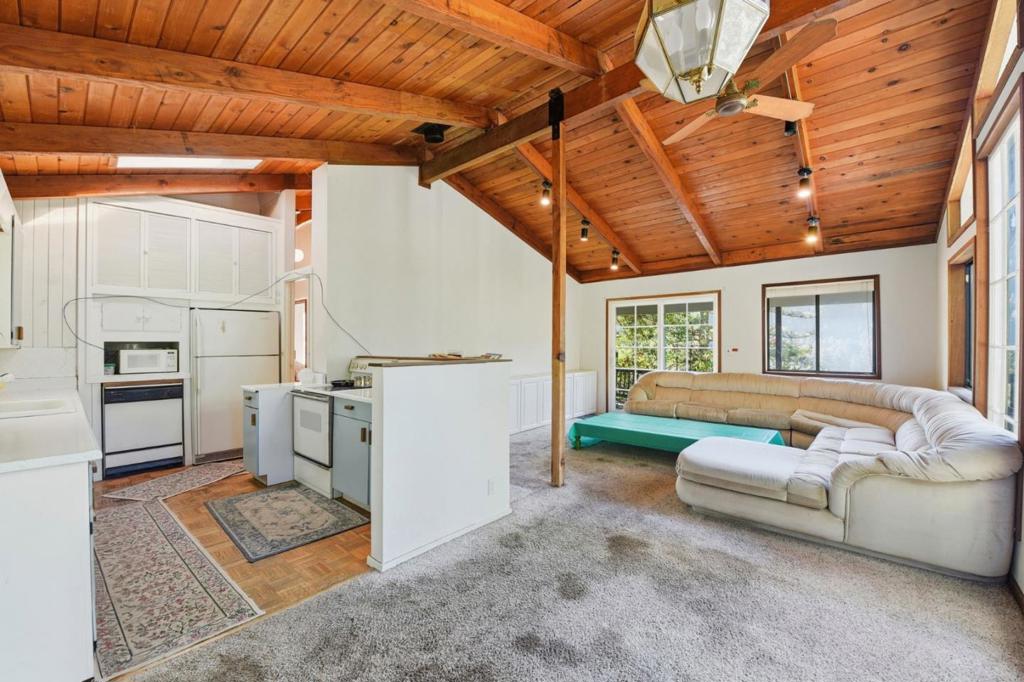 323 Tipping Way